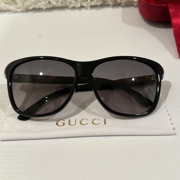 Authentic Gucci Rectangle Sunglasses! Model: GG 3613 - Picture 6 of 16